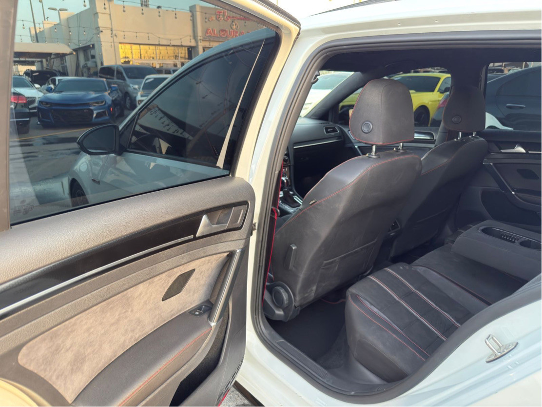 Volkswagen GTI - Image 11