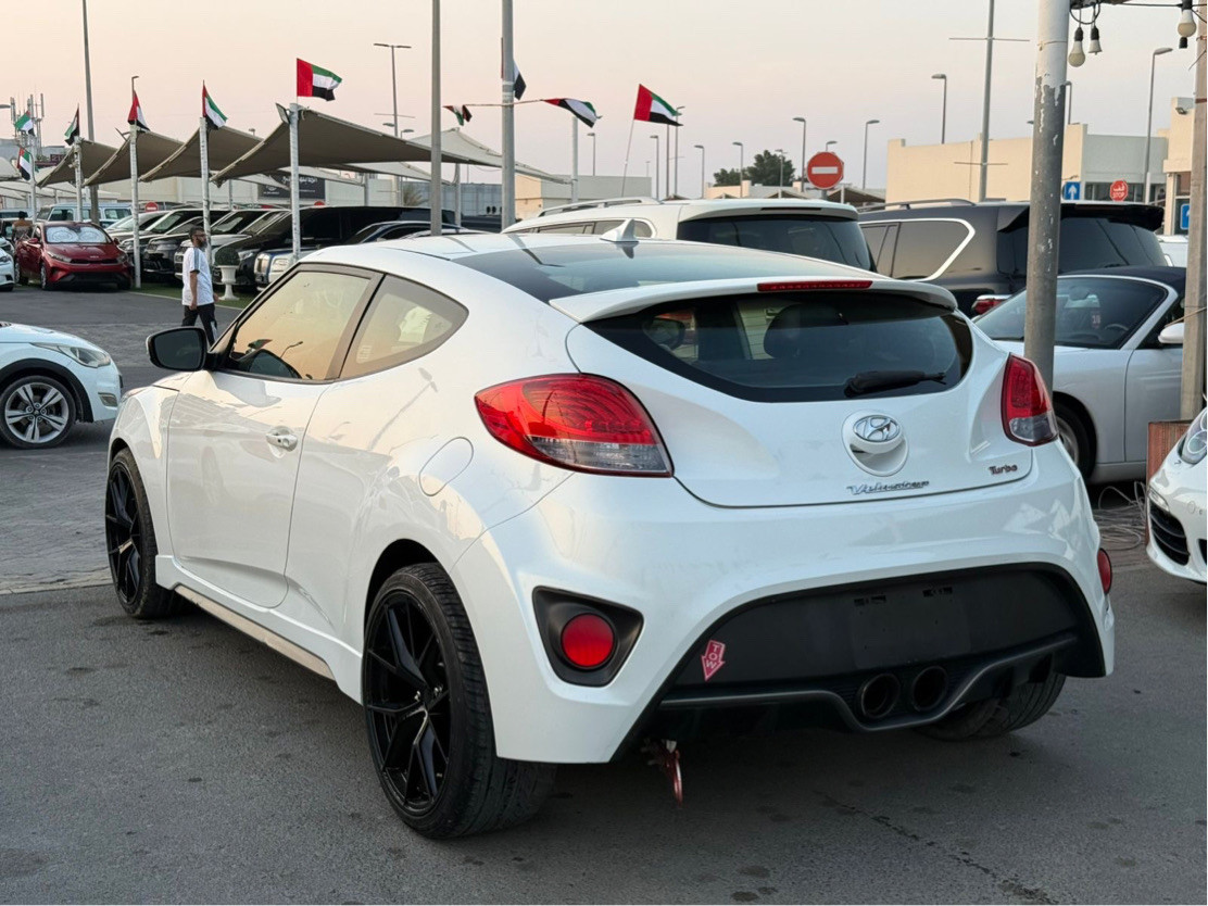 Hyundai Veloster - Image 12