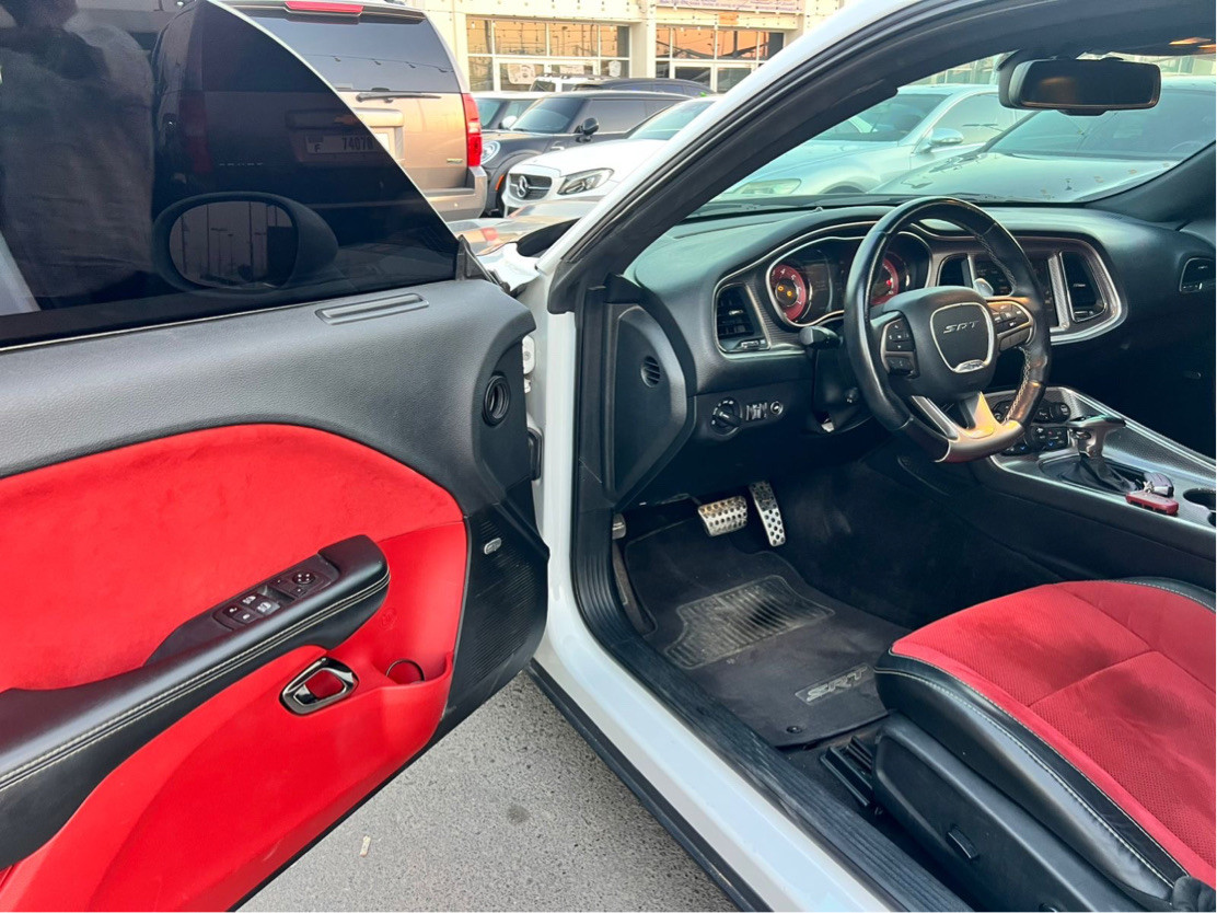 Dodge Challenger - Image 8