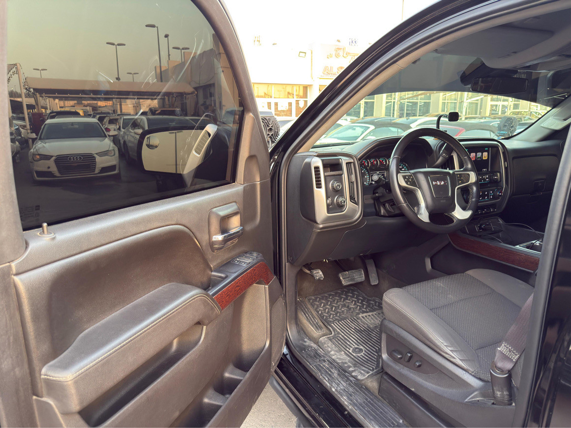 GMC Sierra - Image 8