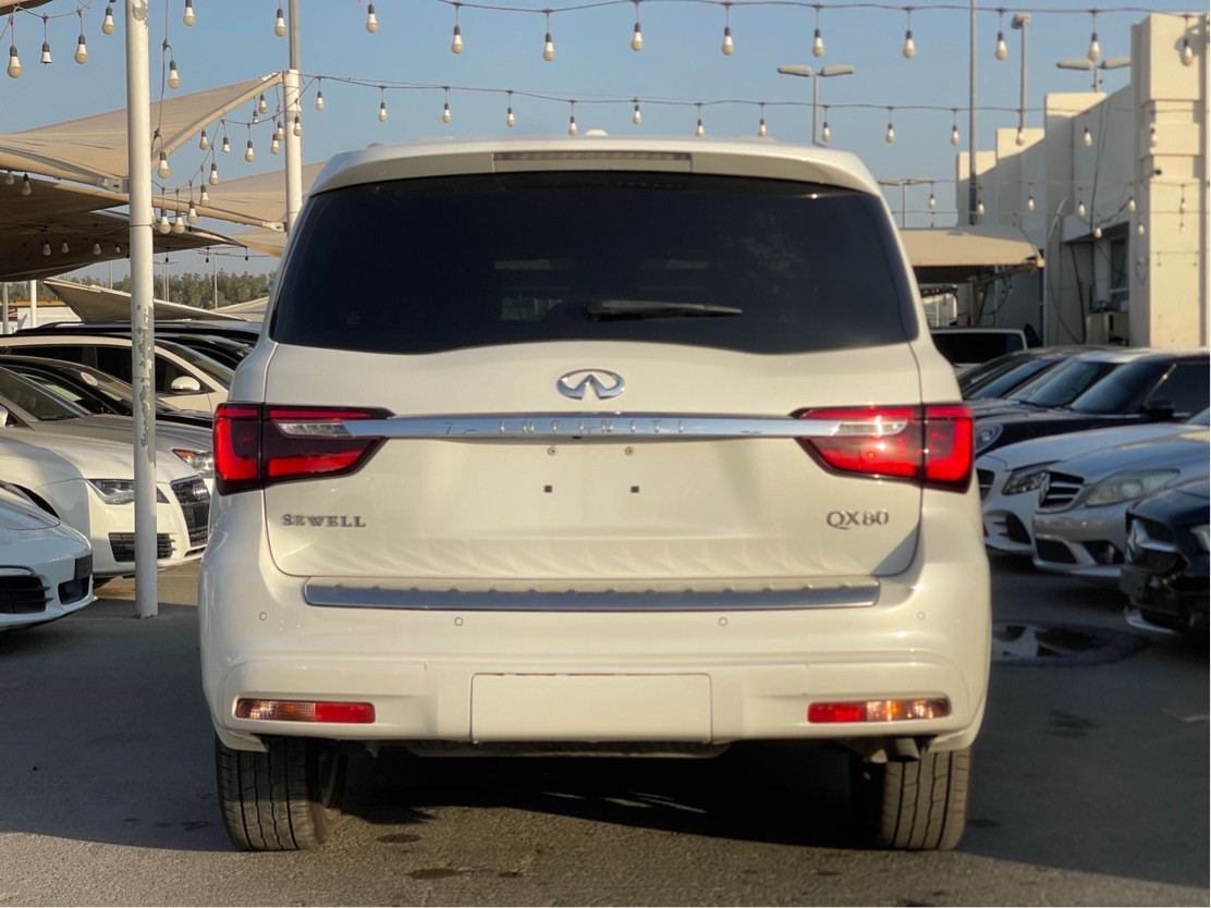 Infiniti QX80 - Image 9