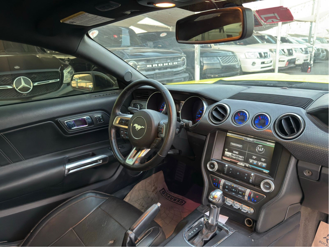 Ford Mustang - Image 12