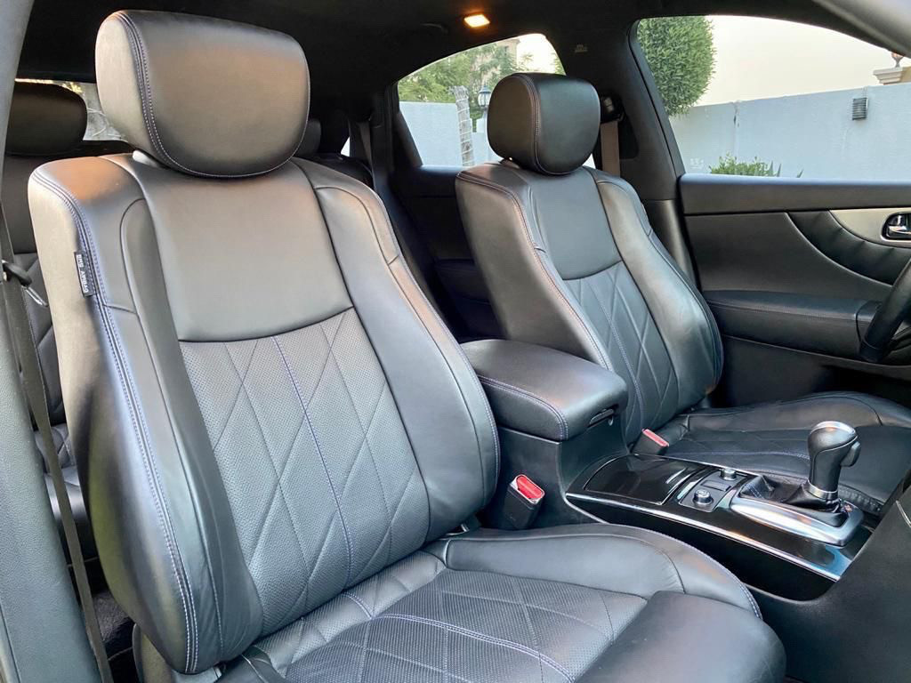 Infiniti QX70 - Image 11