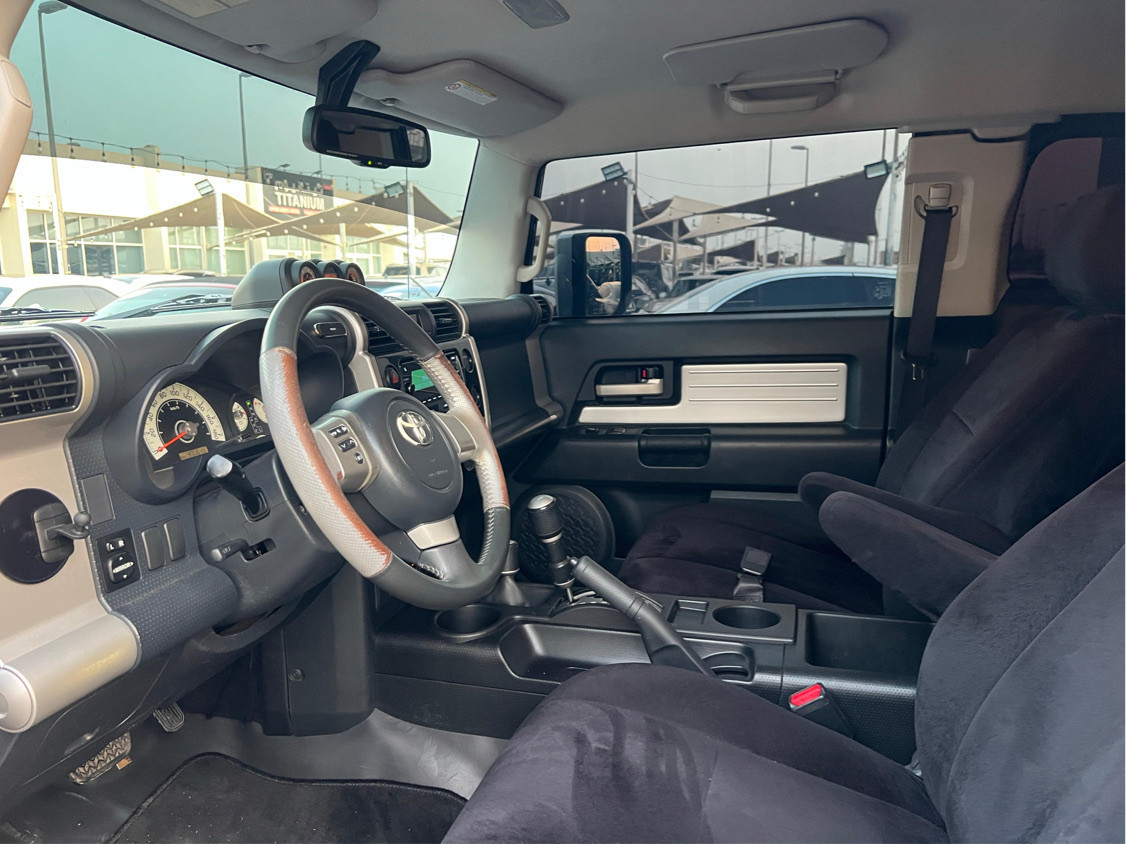 Toyota FJ Cruiser - Image 8