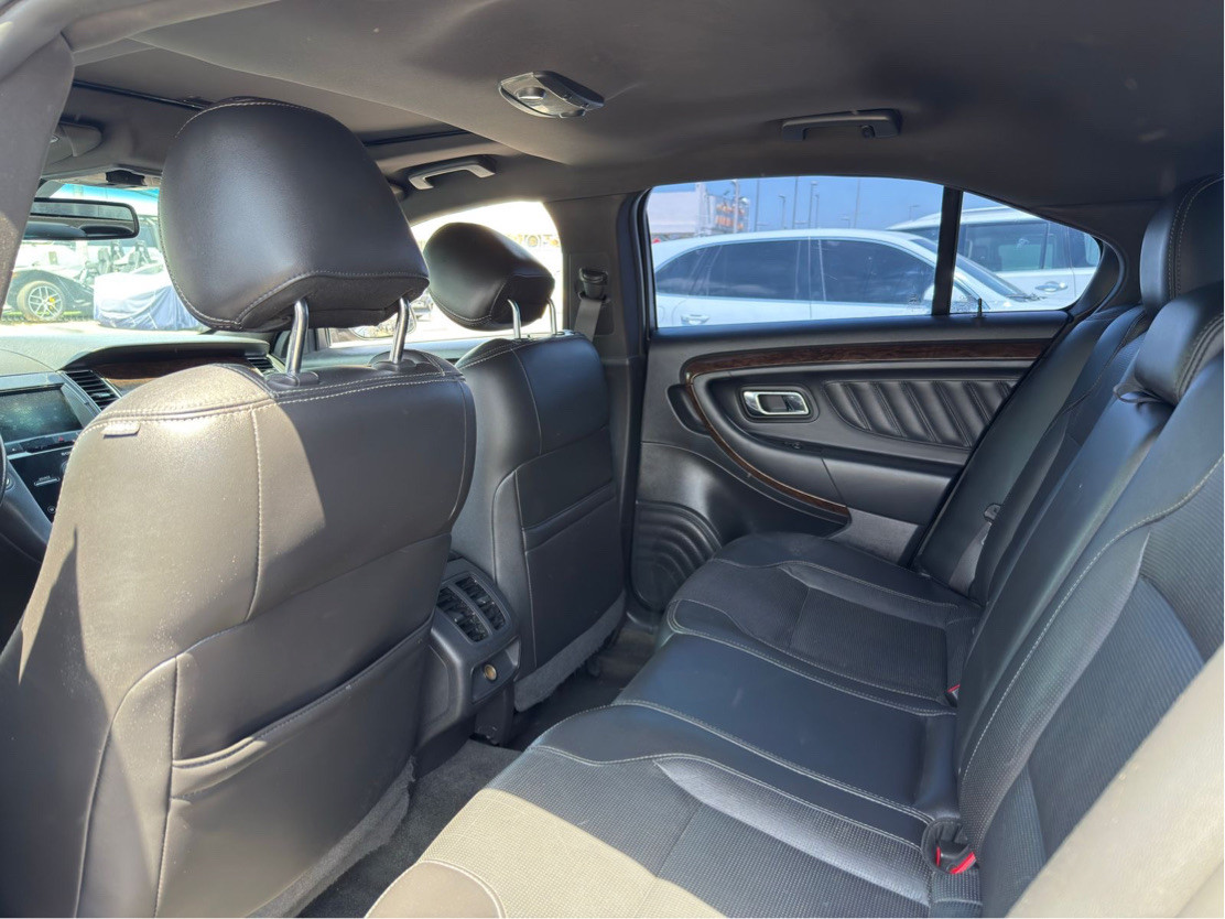 Ford Taurus - Image 11