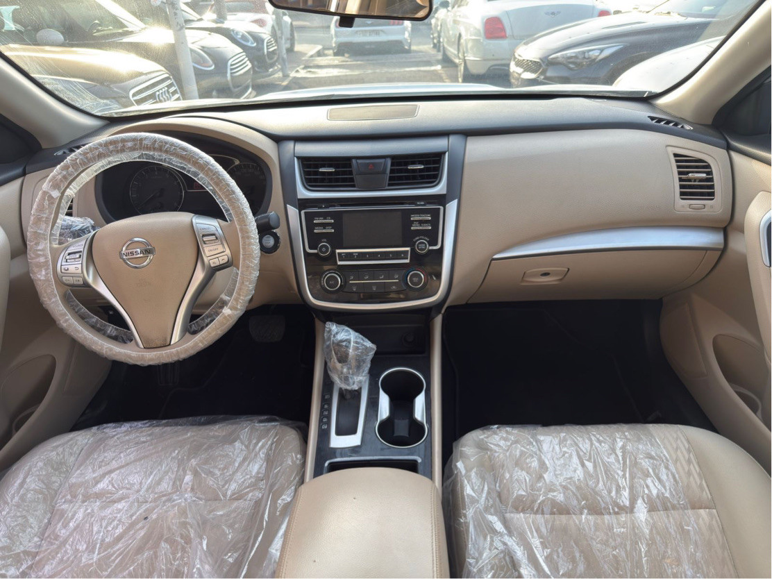 Nissan Altima - Image 9