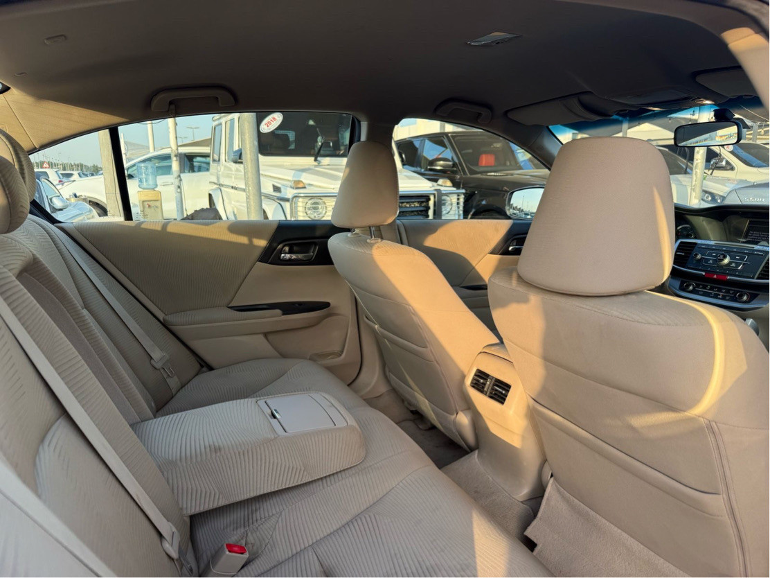 Honda Accord - Image 12