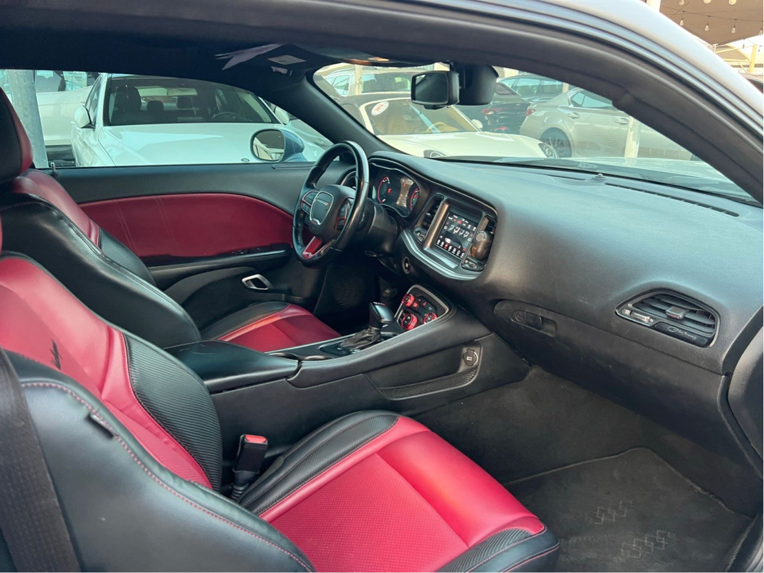 Dodge Challenger - Image 9