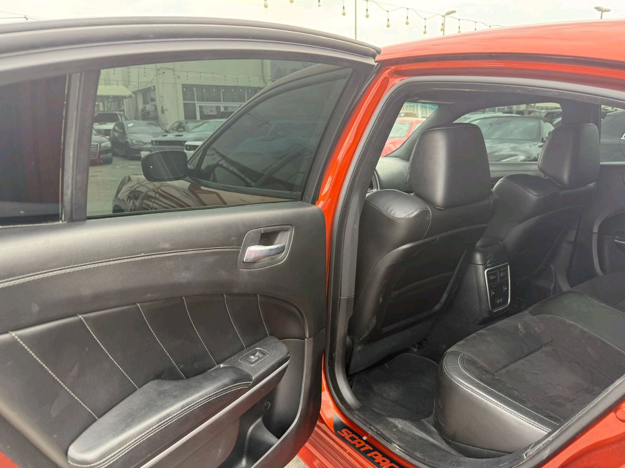 Dodge Charger - Image 11