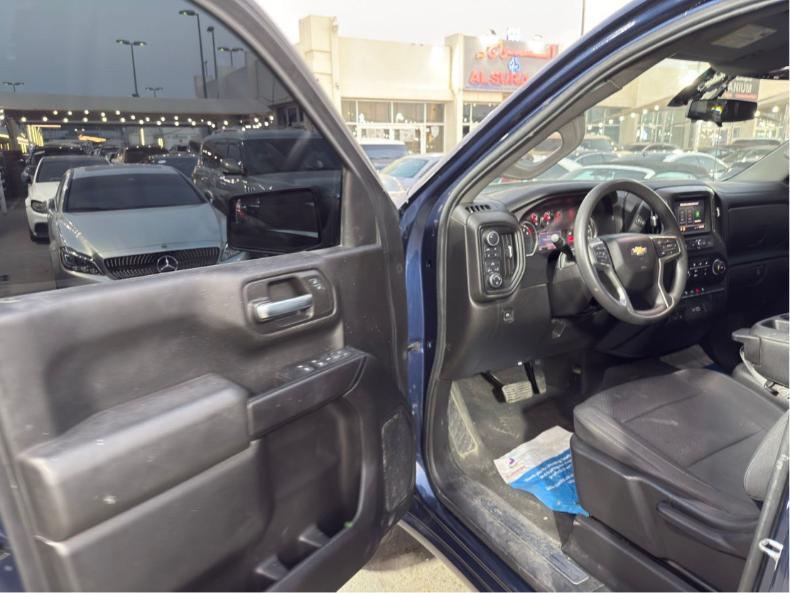 Chevrolet Silverado - Image 9