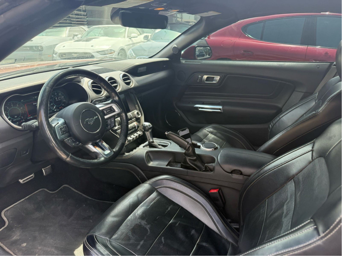 Ford Mustang - Image 7