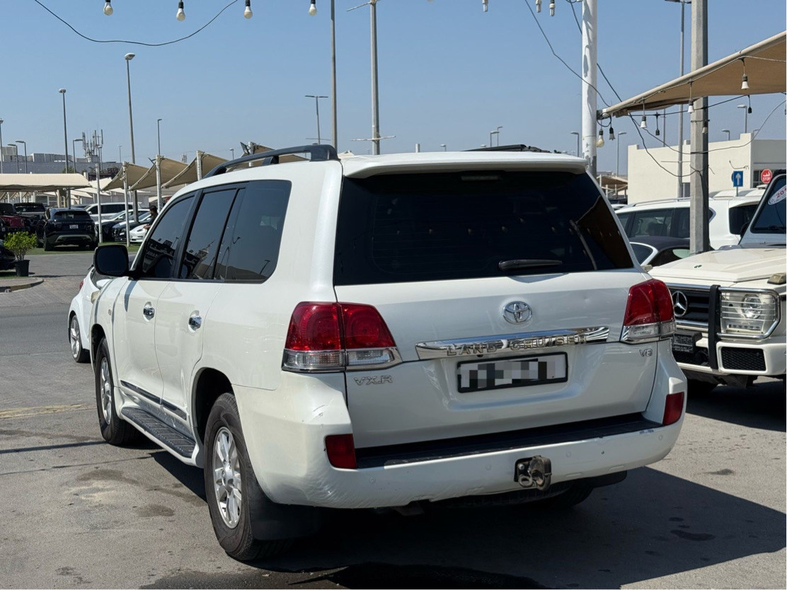 Toyota Land Cruiser - Image 5