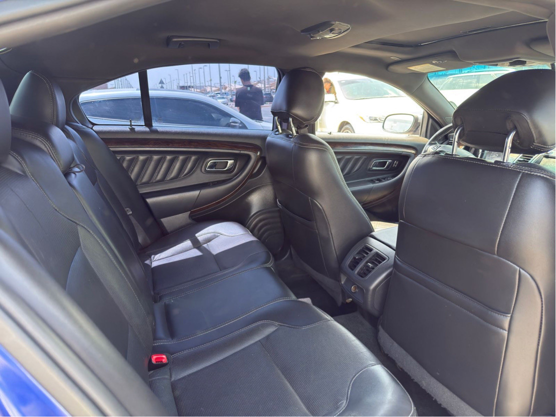 Ford Taurus - Image 12