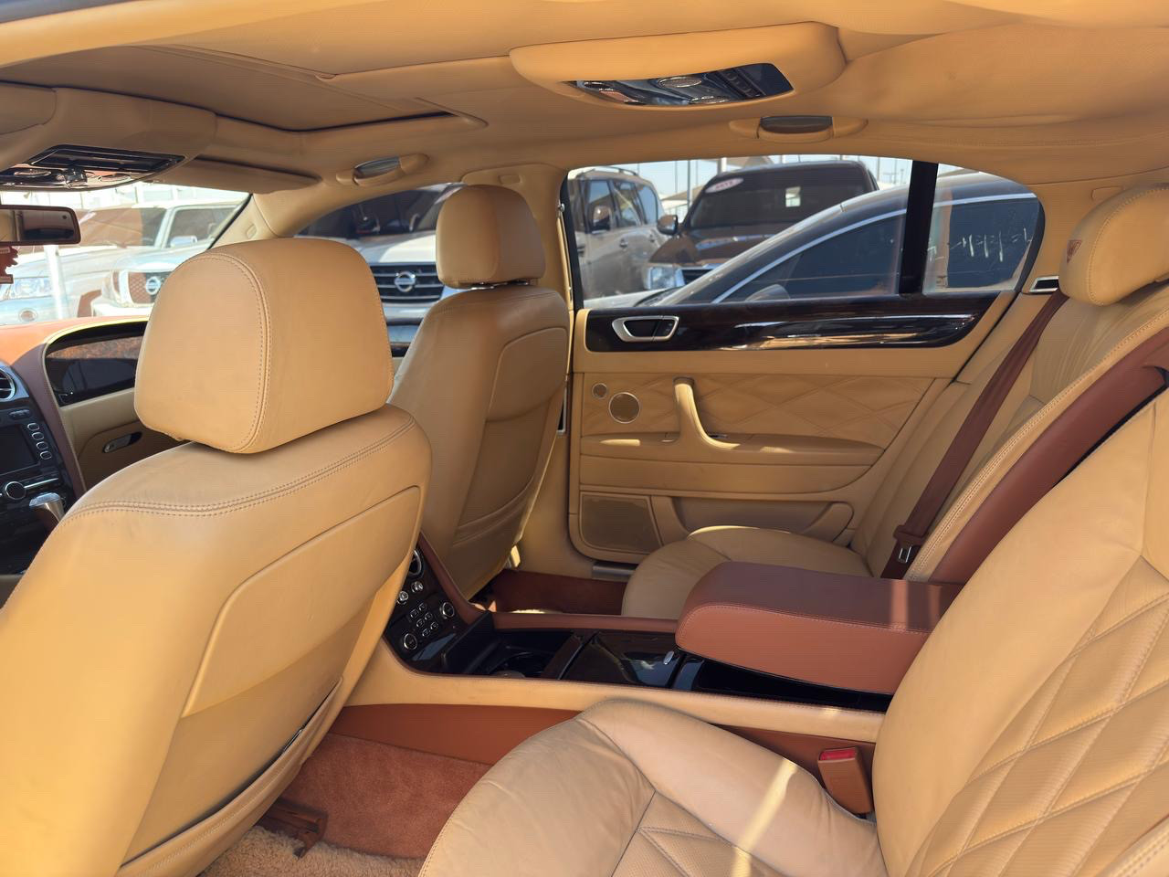 Bentley Continental Flying Spur - Image 12