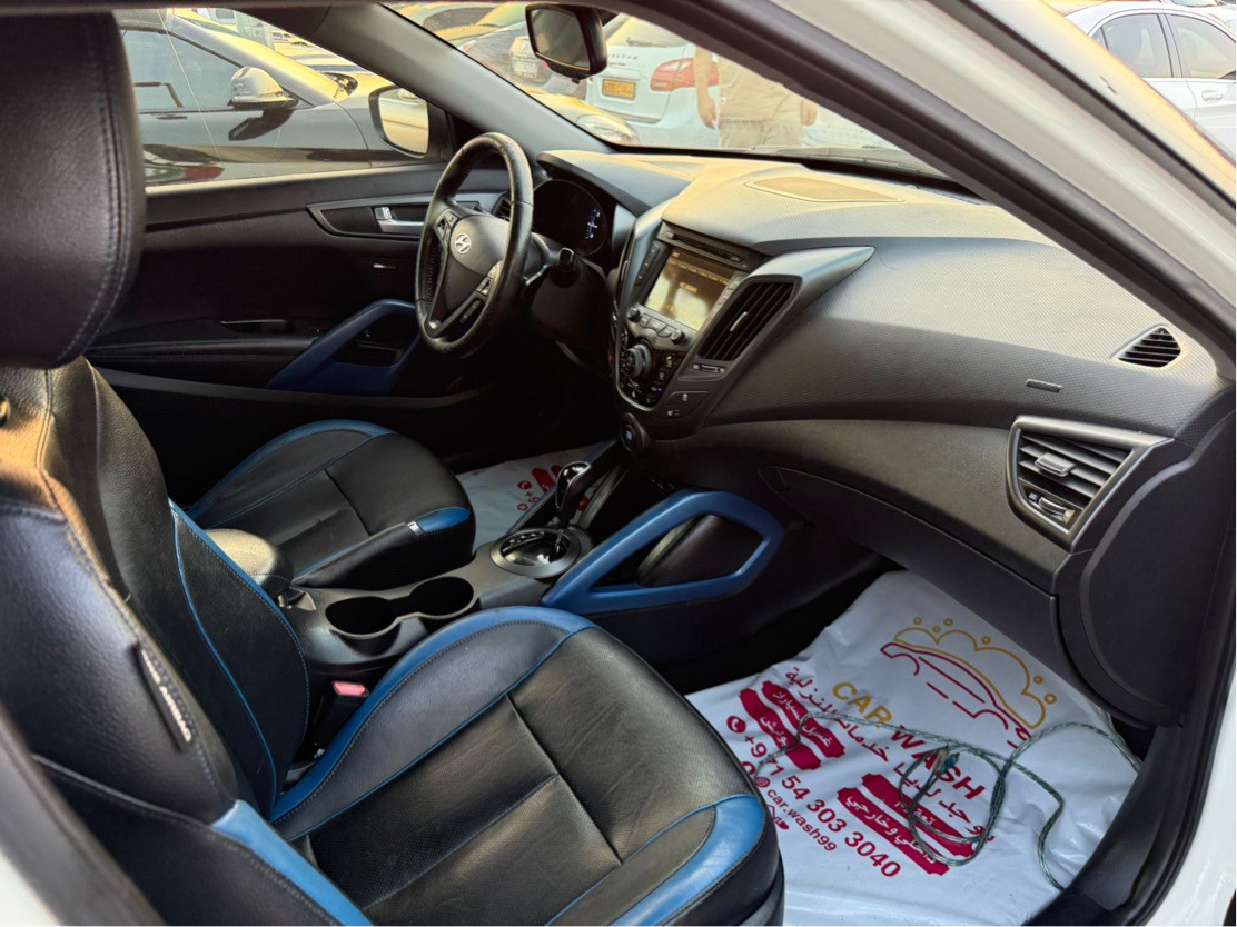 Hyundai Veloster - Image 2