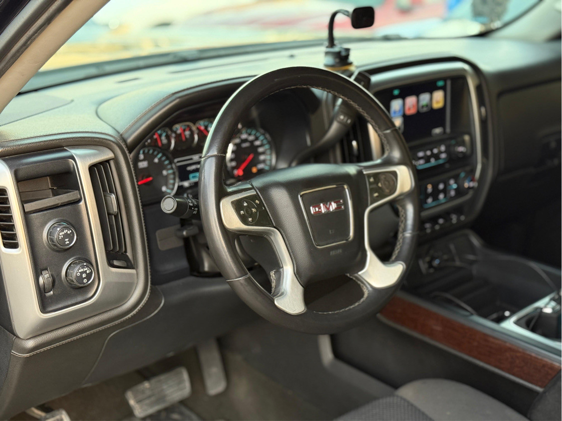 GMC Sierra - Image 9