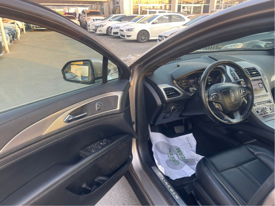 Lincoln MKZ - Image 8