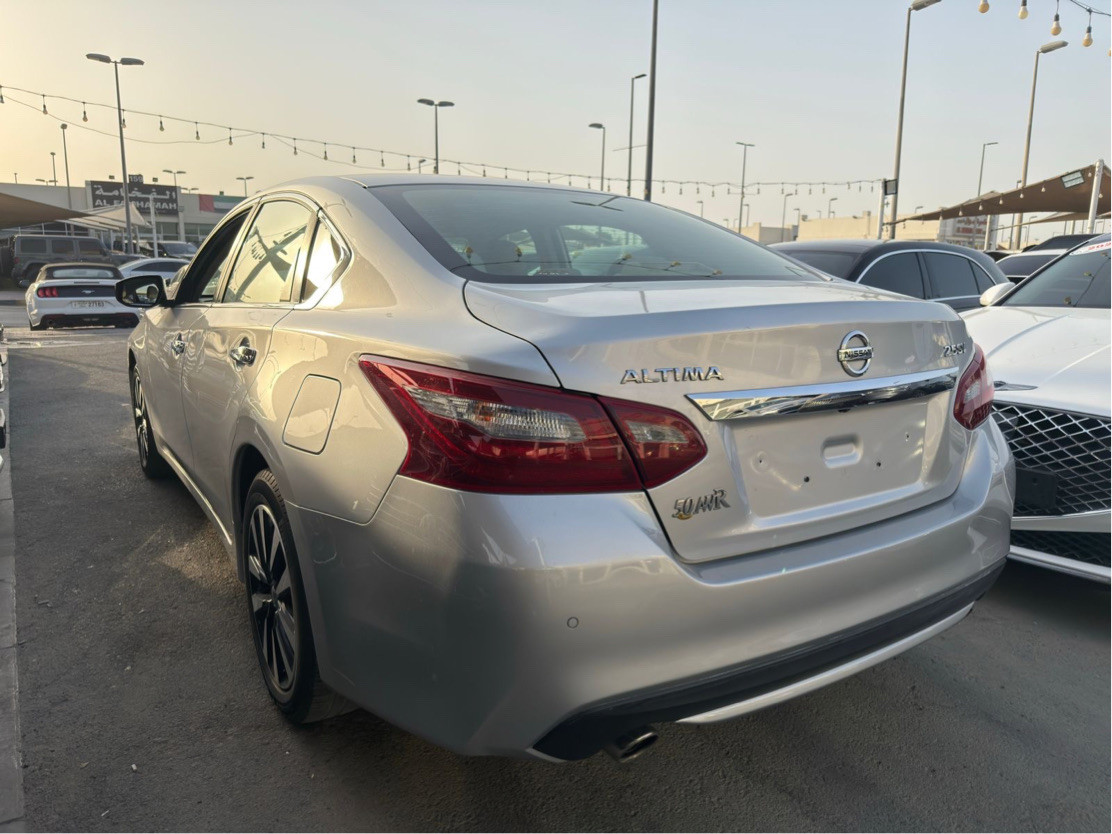 Nissan Altima - Image 4