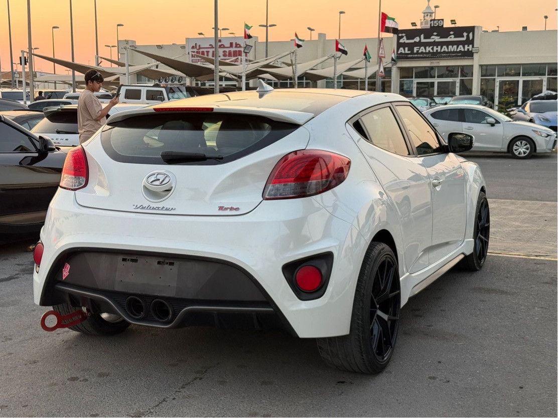 Hyundai Veloster - Image 11