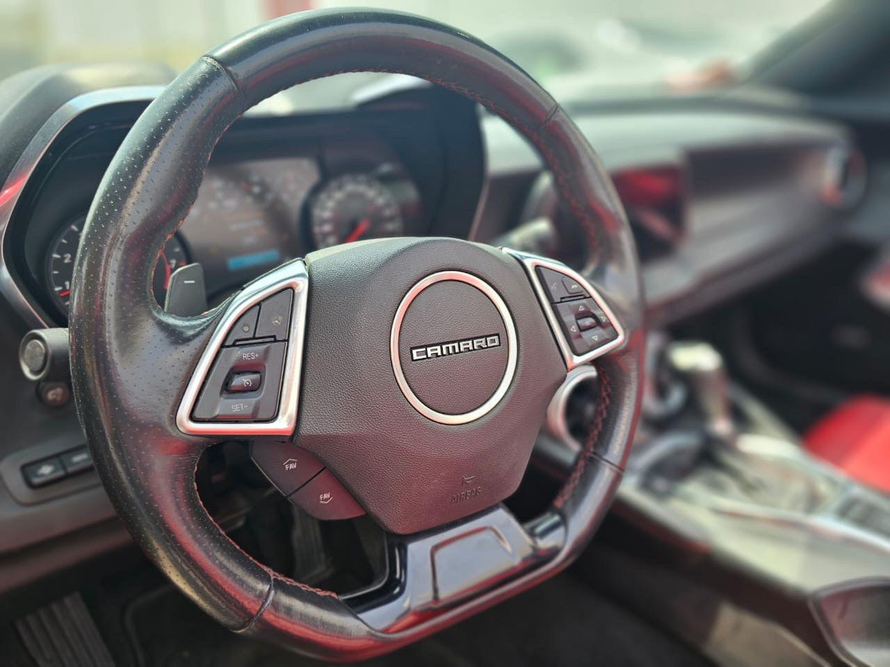 Chevrolet Camaro - Image 10
