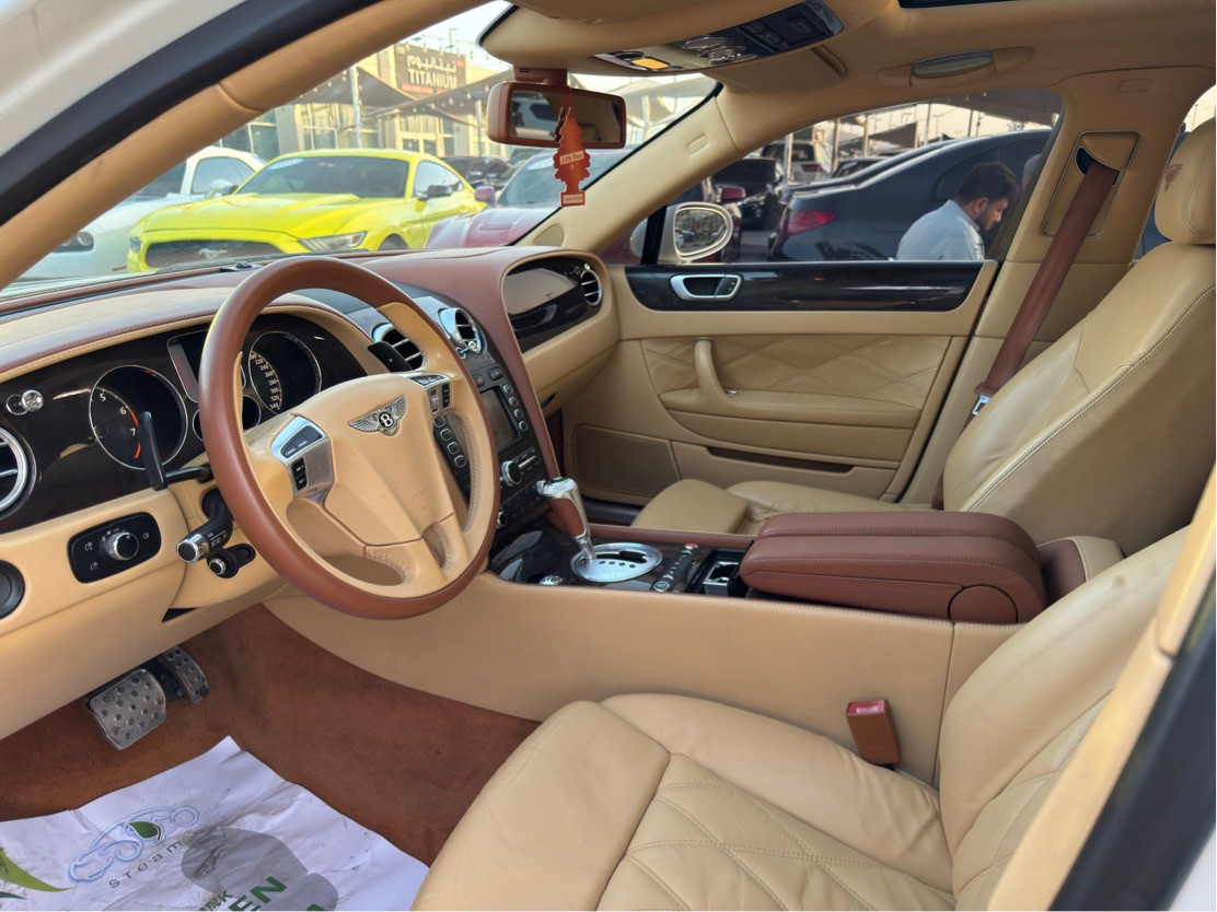 Bentley Continental Flying Spur - Image 8