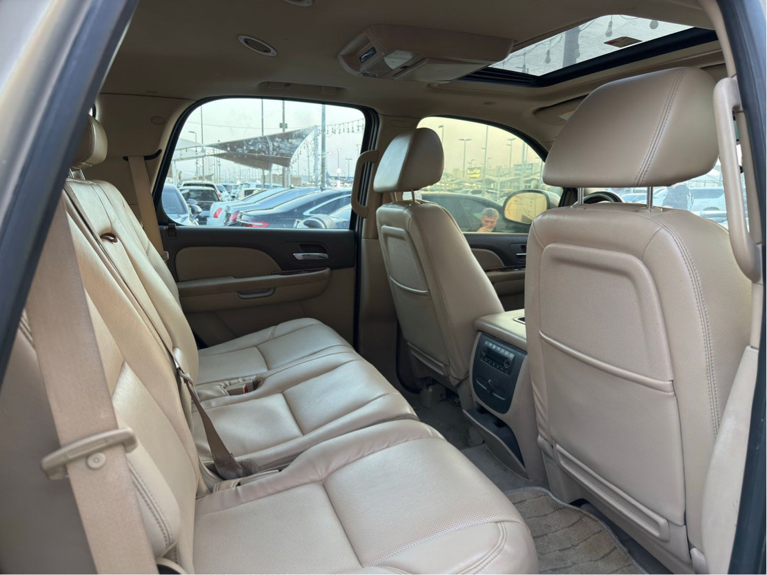 Chevrolet Tahoe - Image 11