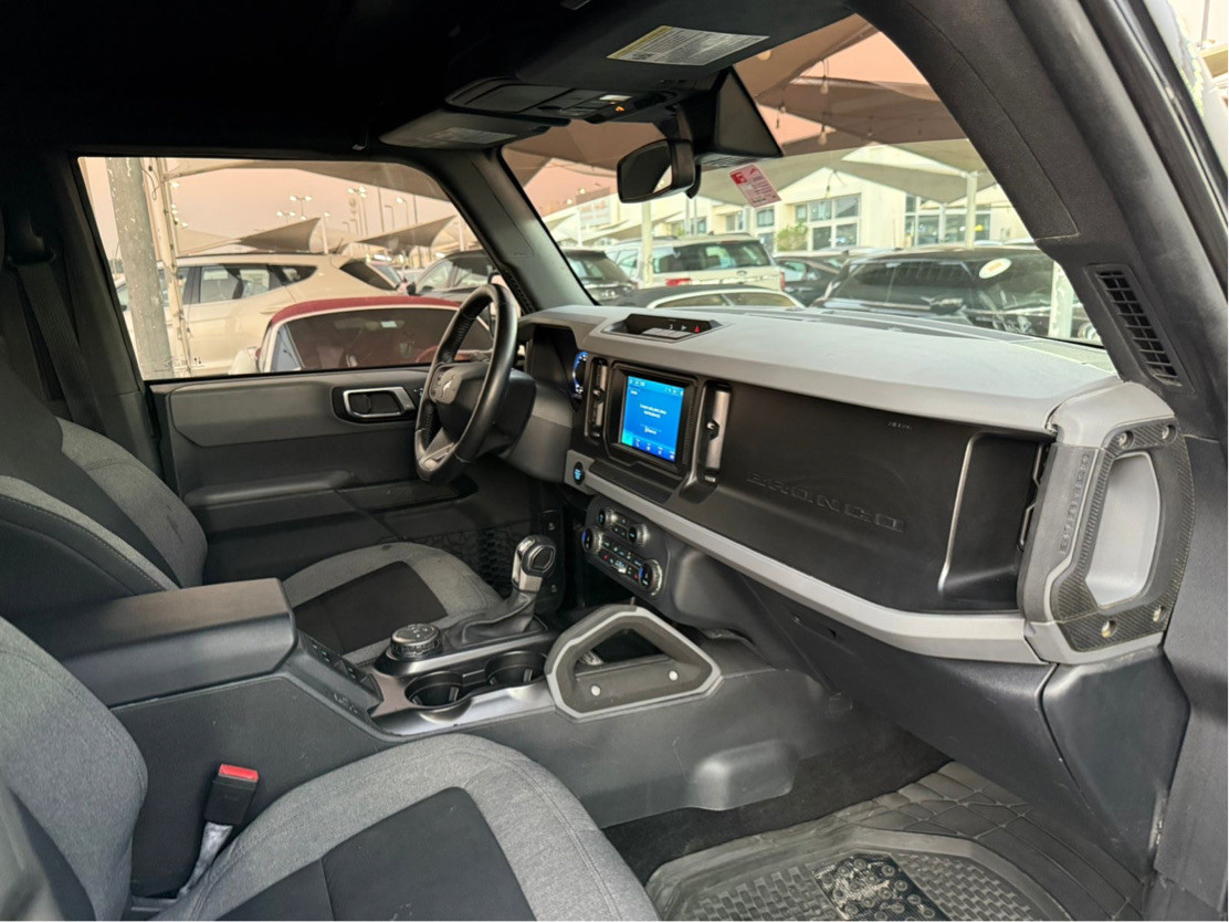 Ford Bronco - Image 10
