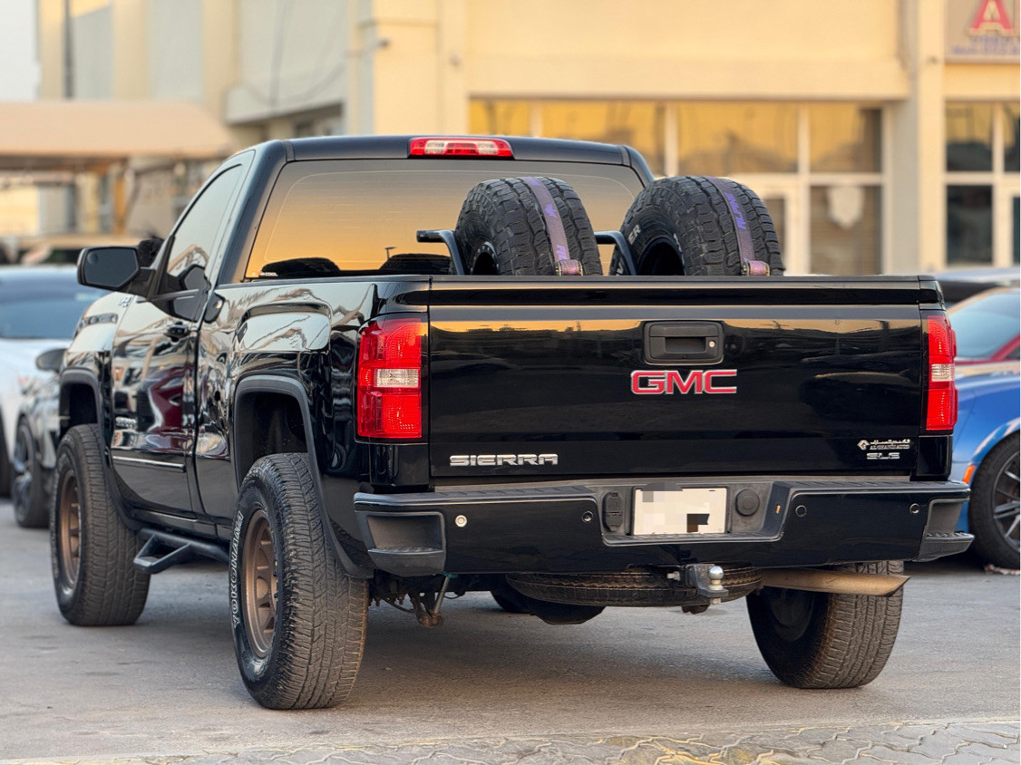GMC Sierra - Image 4