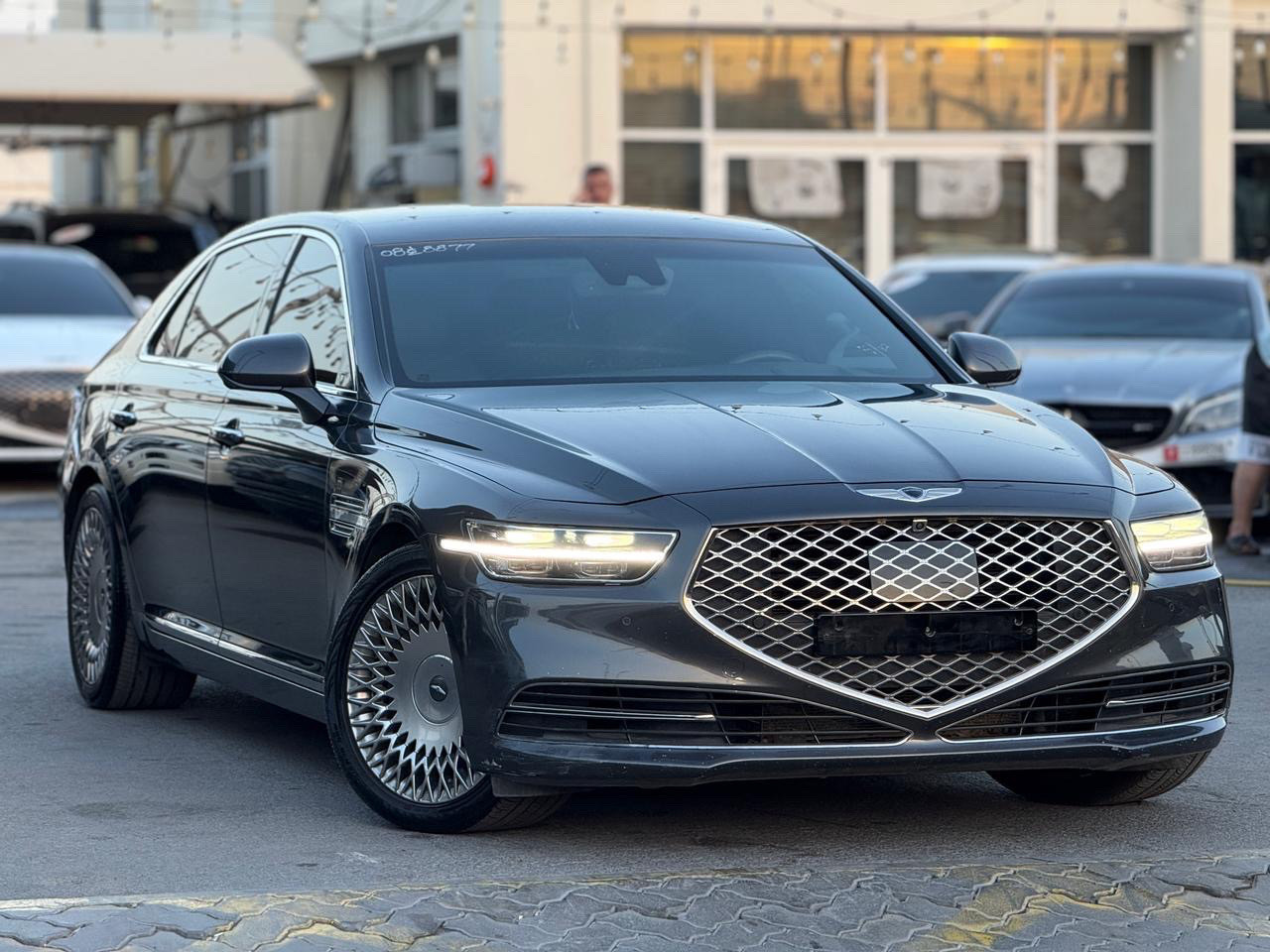 Genesis G 90 - Image 3