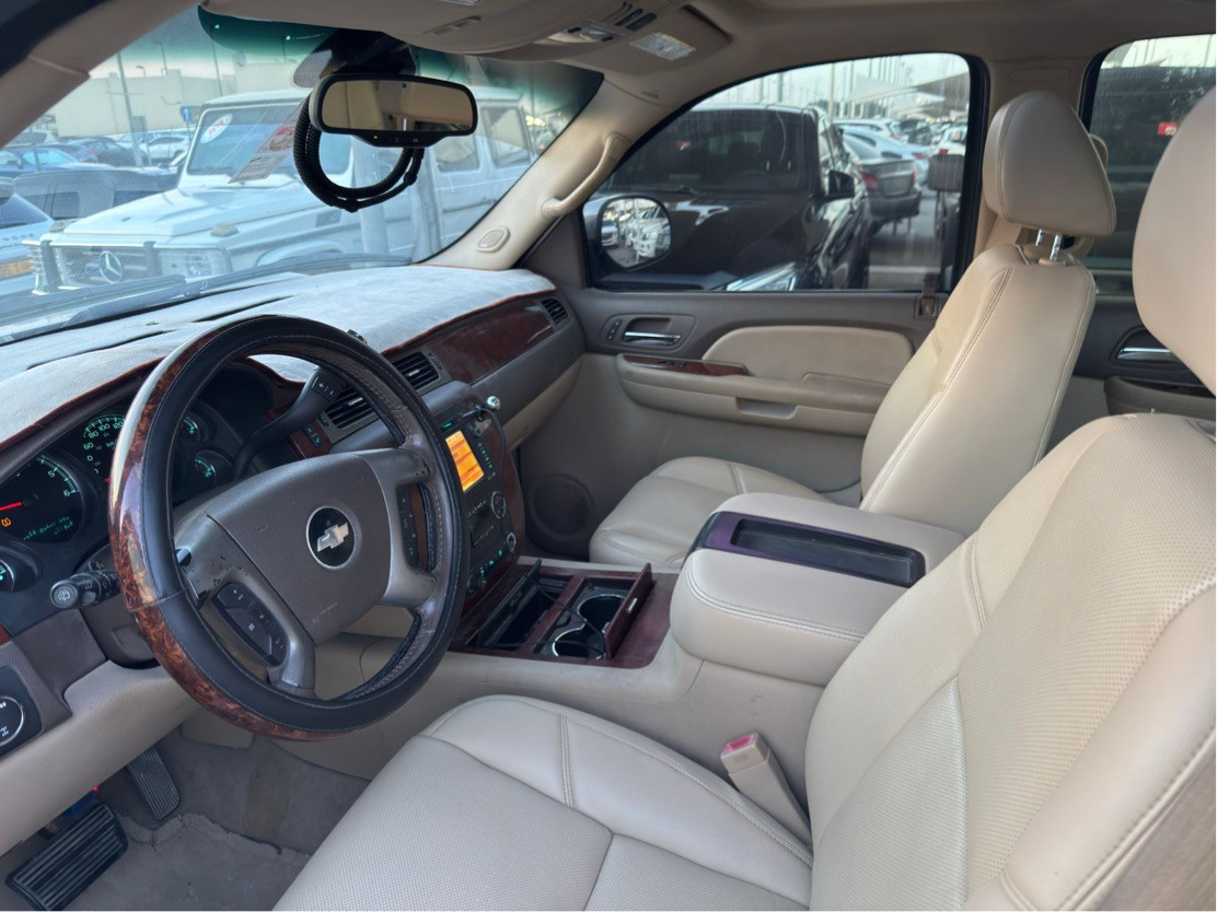 Chevrolet Tahoe - Image 10
