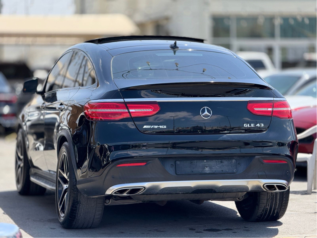 Mercedes Benz GLE SUV - Image 6