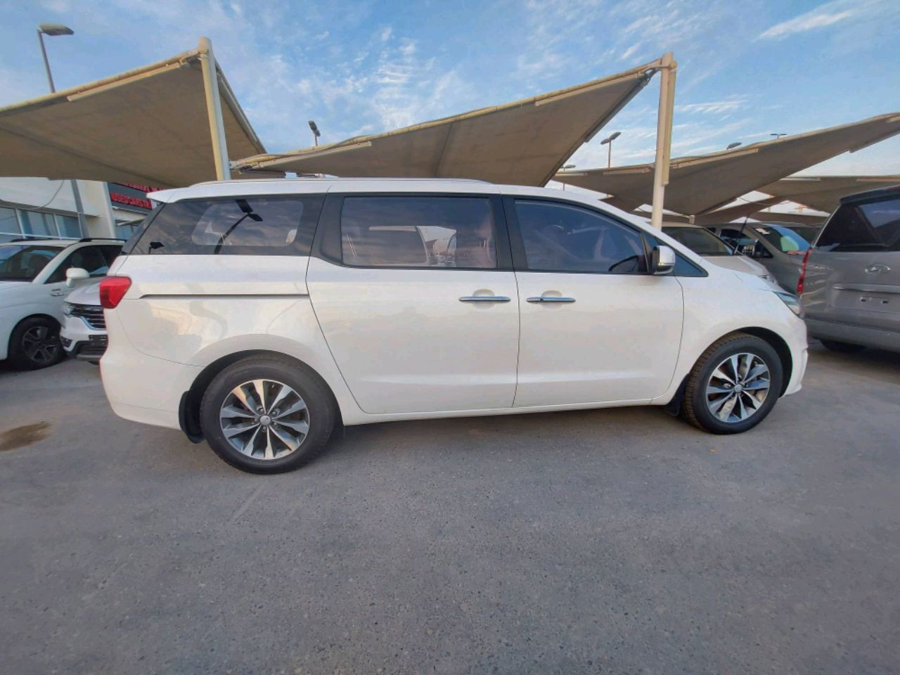 KIA Carnival - Image 5
