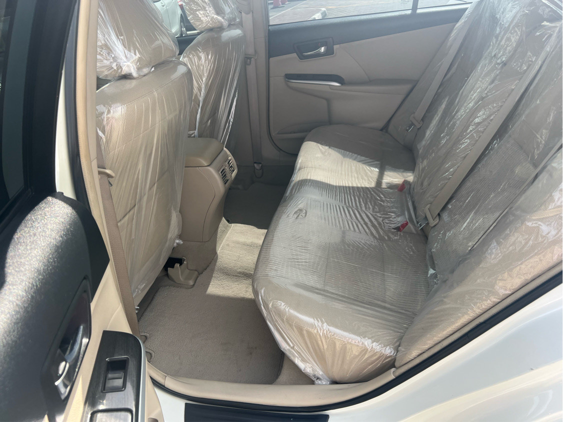 Toyota Camry - Image 14