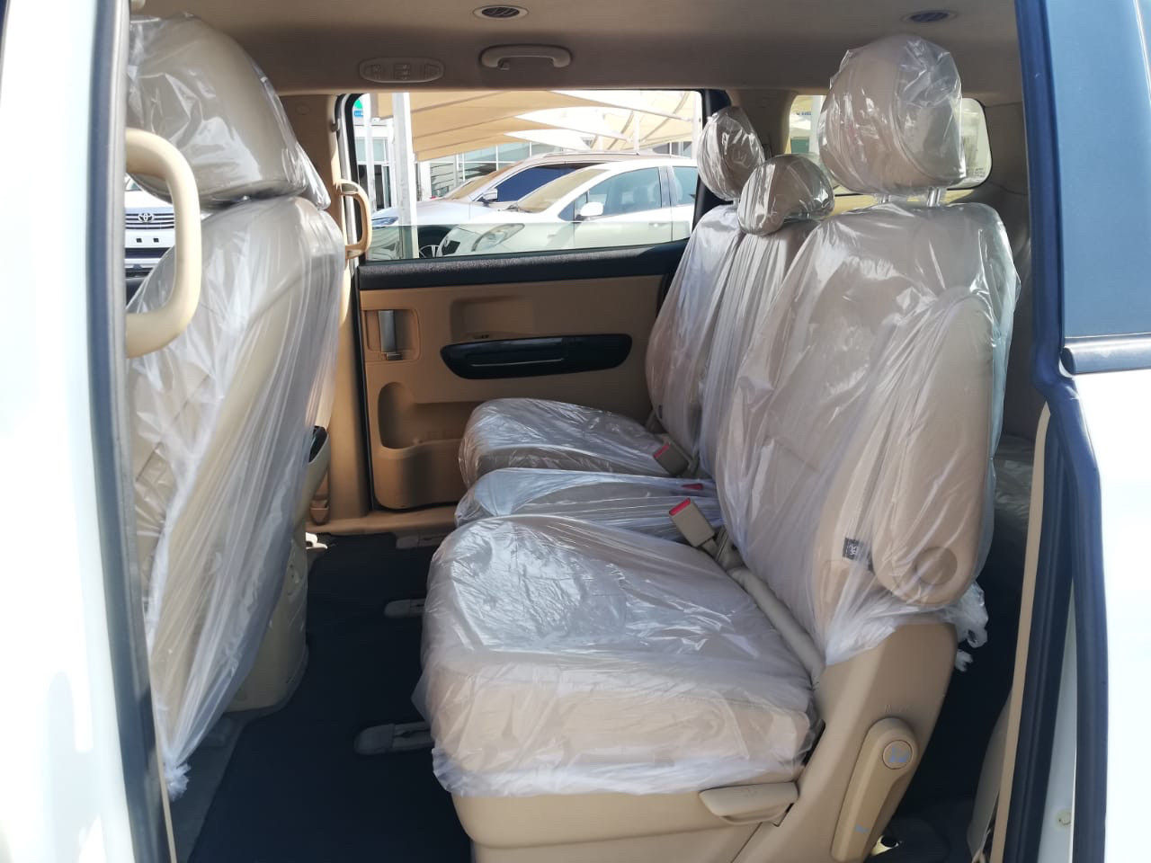 KIA Carnival - Image 8