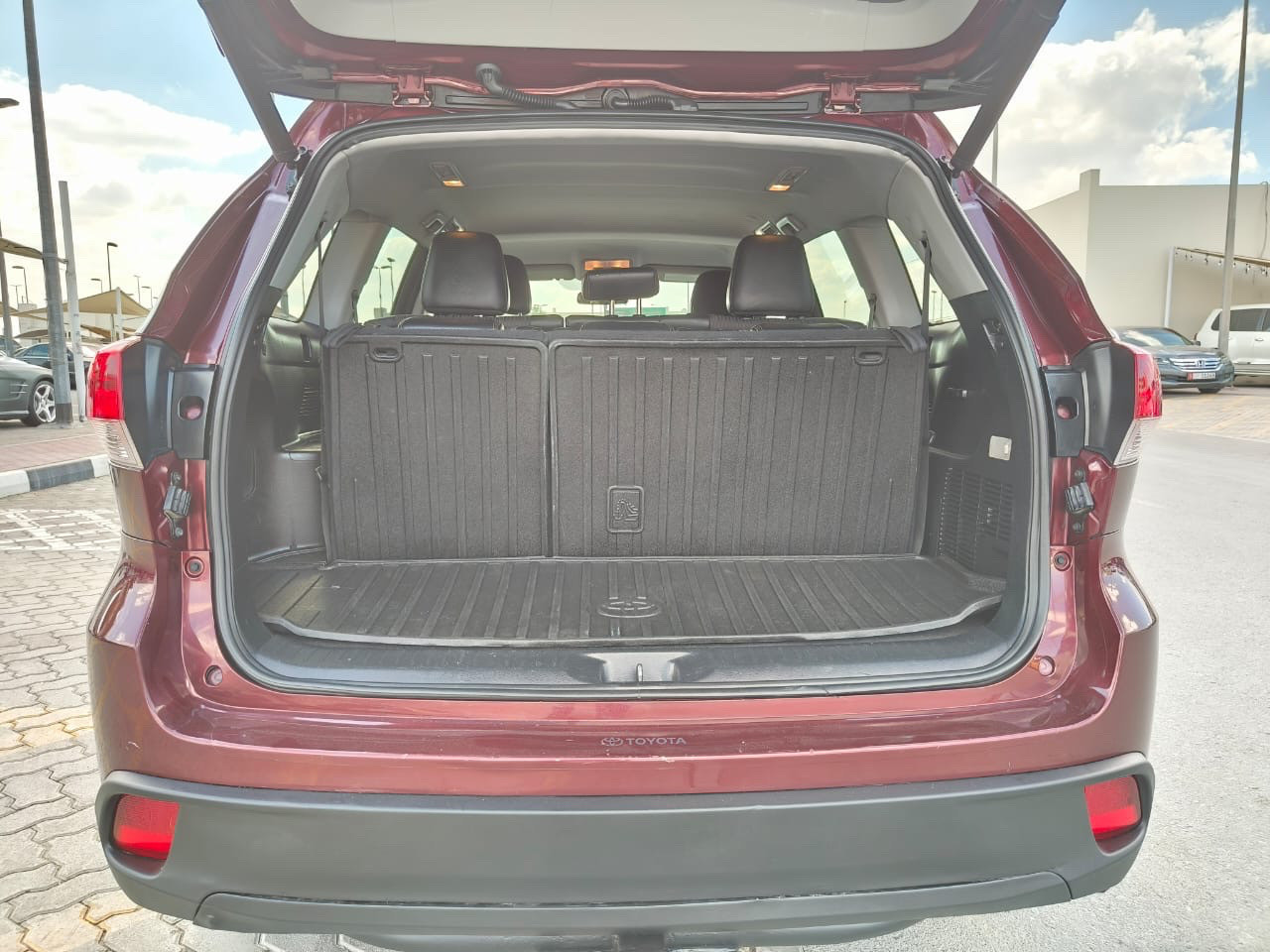 Toyota Highlander - Image 12
