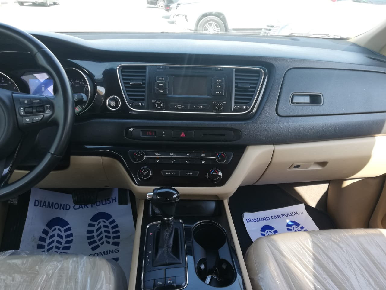 KIA Carnival - Image 13
