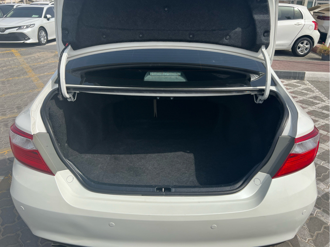 Toyota Camry - Image 17