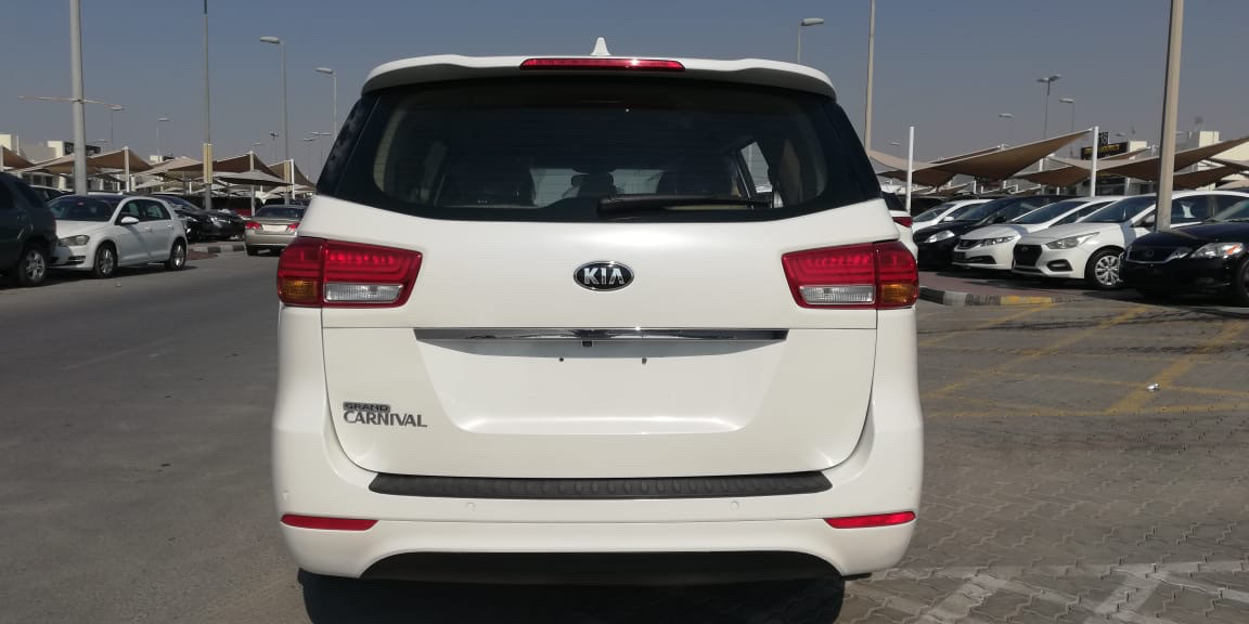 KIA Carnival - Image 2
