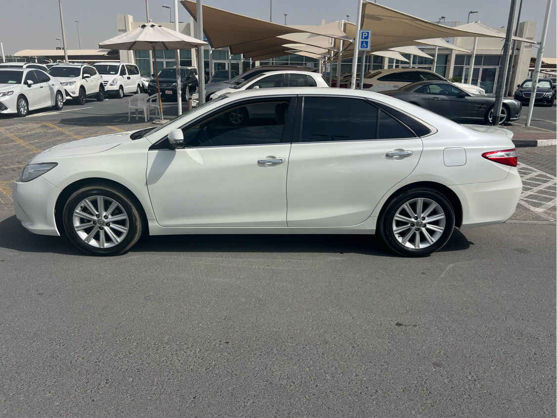 Toyota Camry - Image 5
