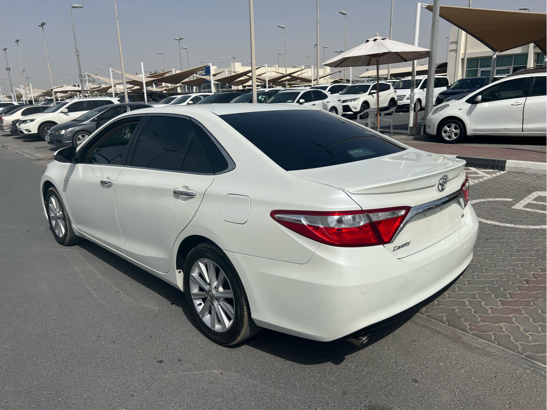 Toyota Camry - Image 4