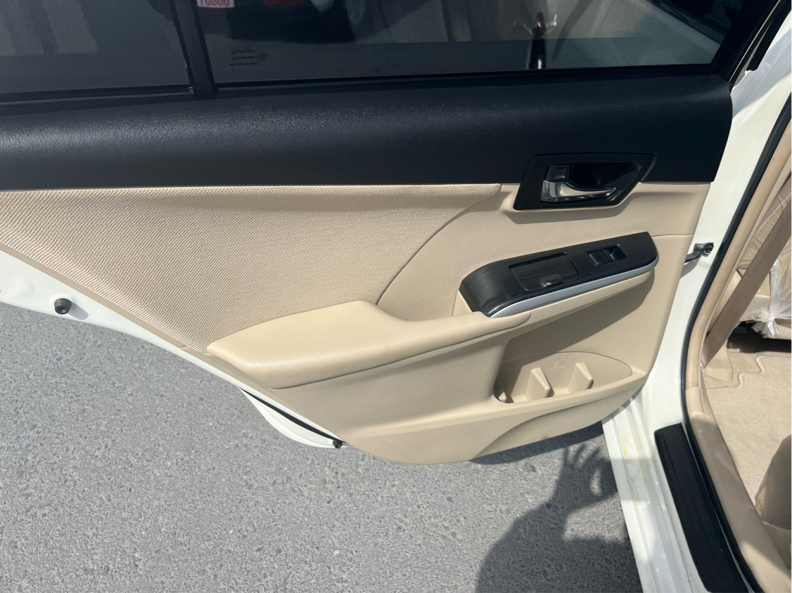 Toyota Camry - Image 9