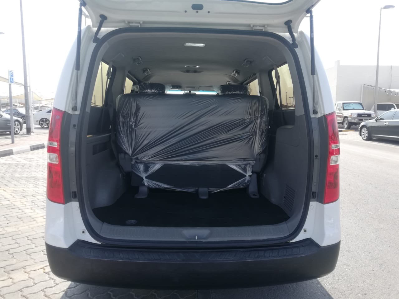 Hyundai H 1 - Image 9