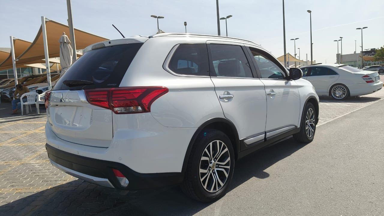 Mitsubishi Outlander - Image 8