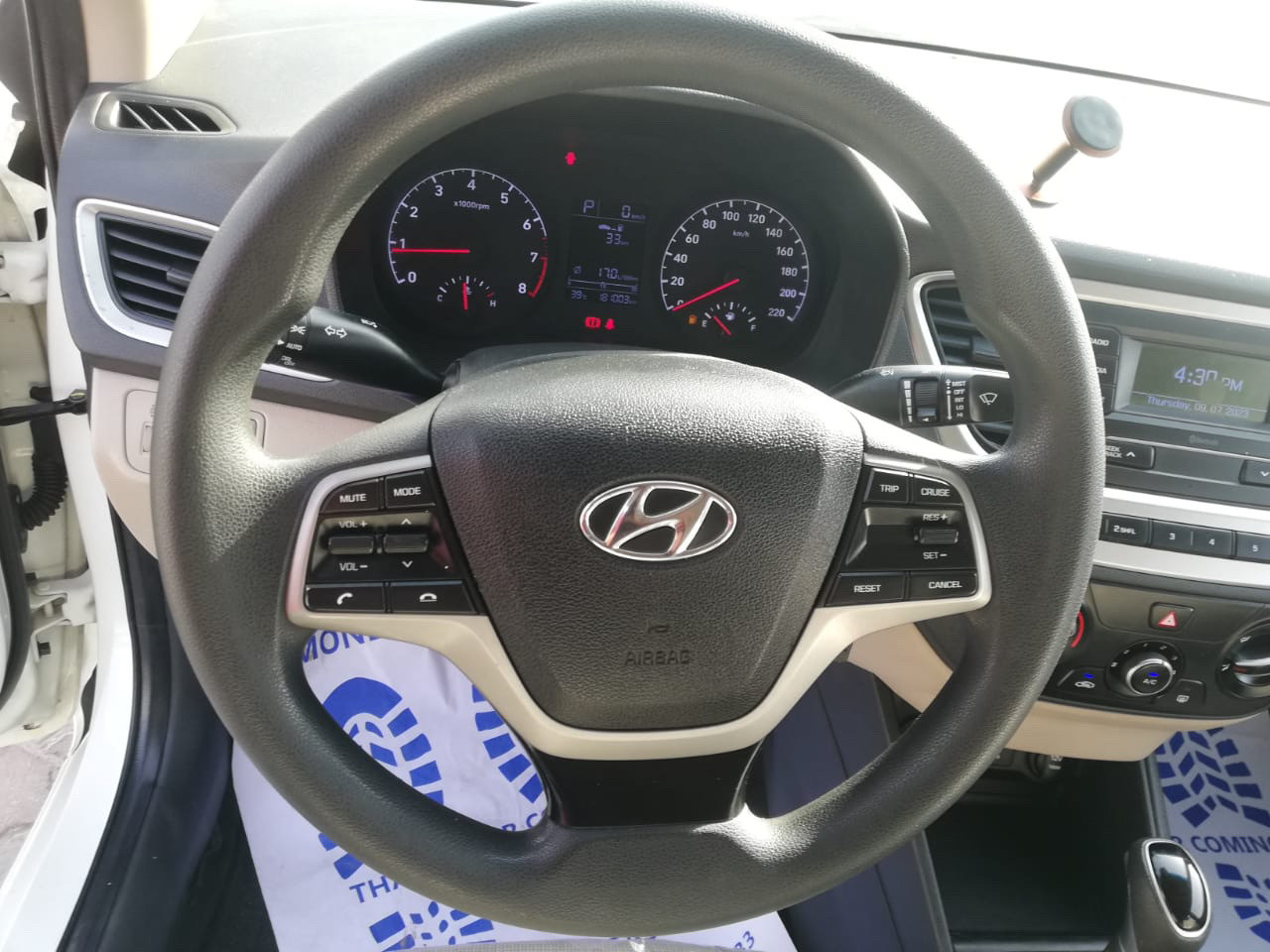 Hyundai Accent - Image 8