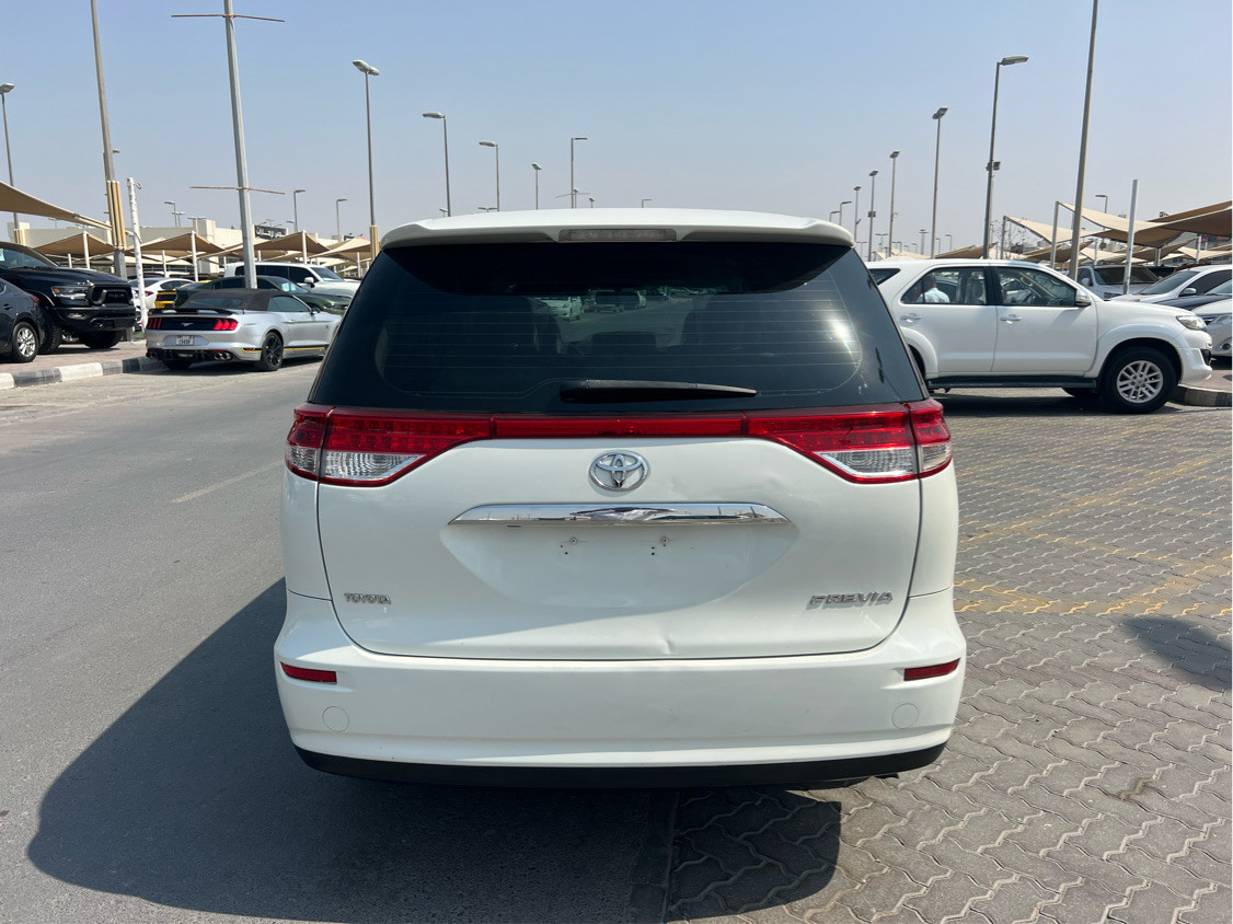 Toyota Previa - Image 9