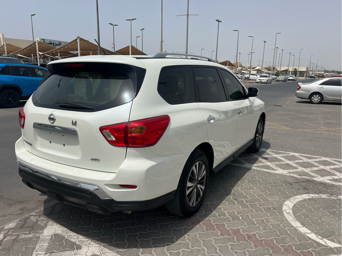 Nissan Pathfinder - Image 4