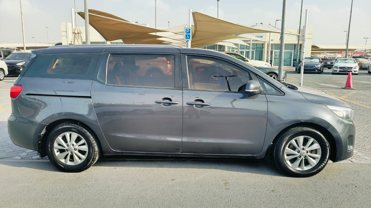 KIA Carnival - Image 4