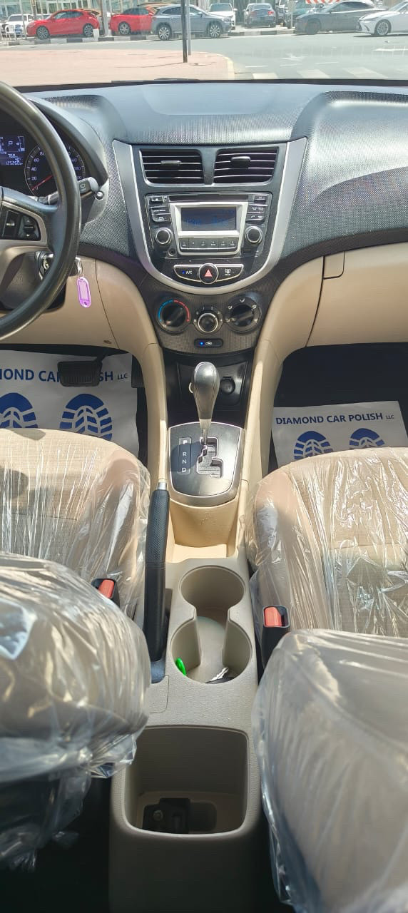 Hyundai Accent - Image 10