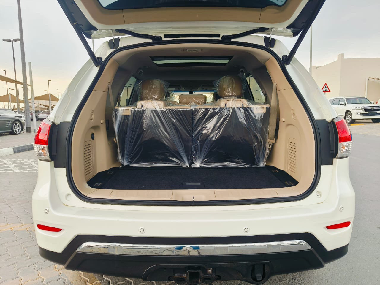 Nissan Pathfinder - Image 12