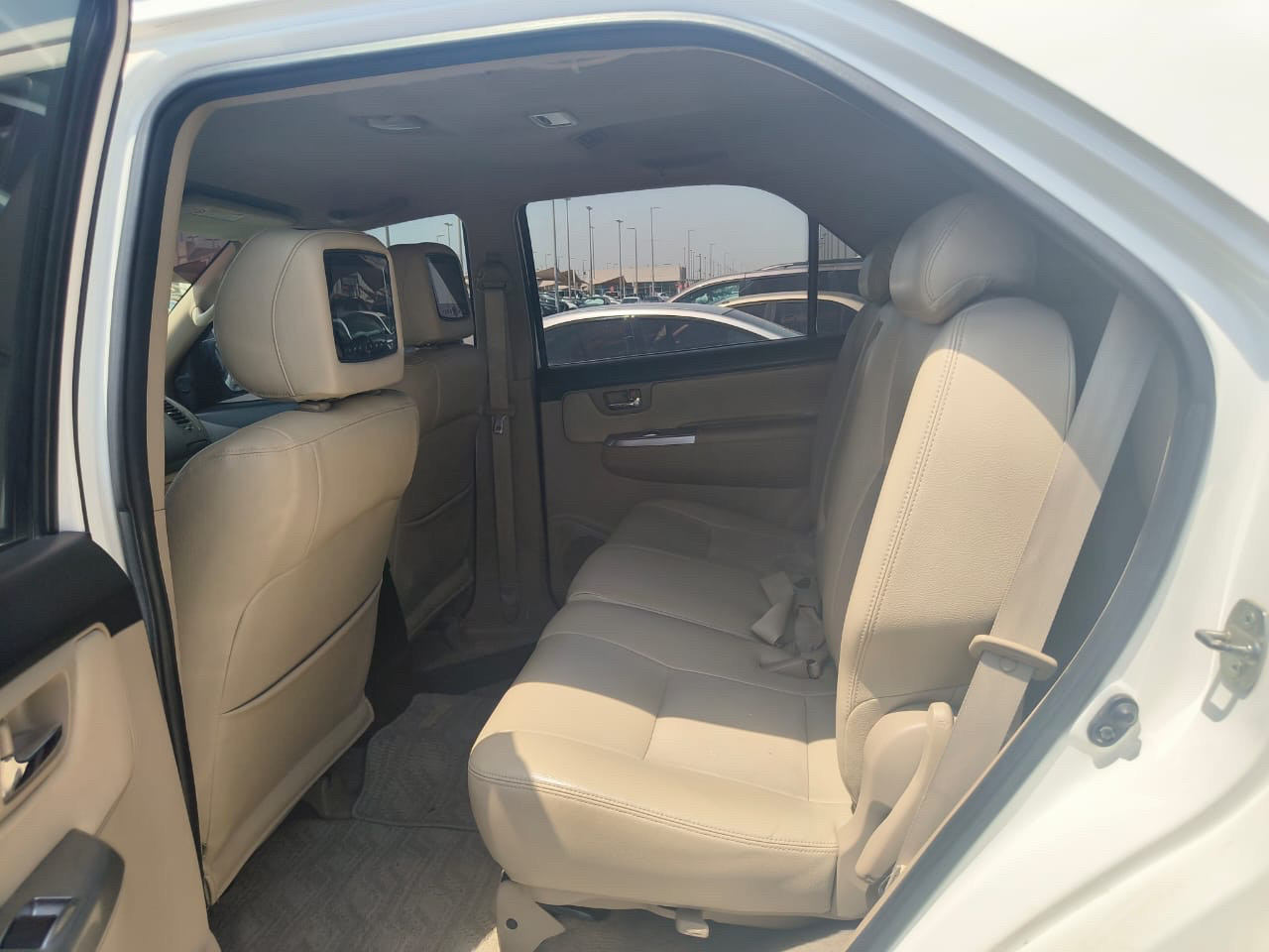 Toyota Fortuner - Image 9